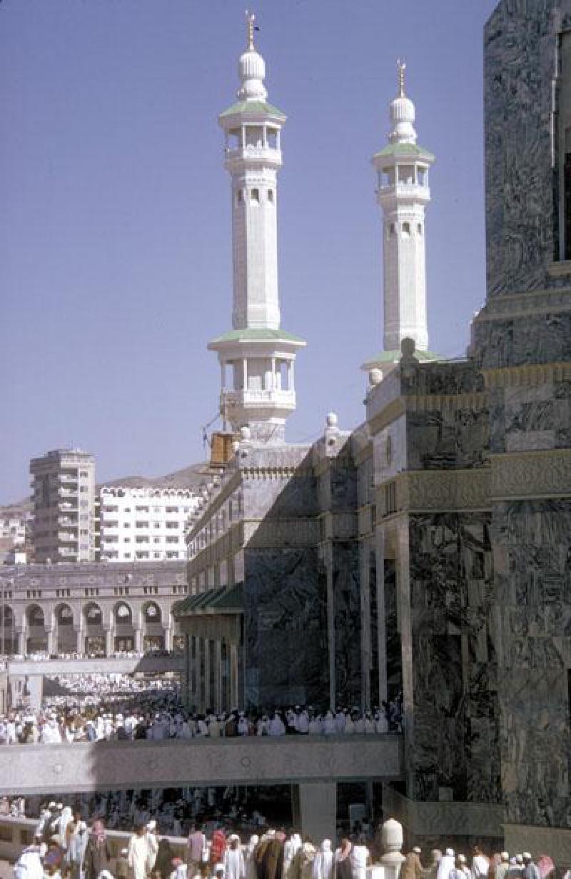 al-fath-gate-to-north-side-1974-c-saudi-aramco.jpg