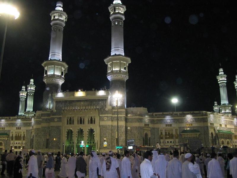 mosque-night-cc-melda.jpg