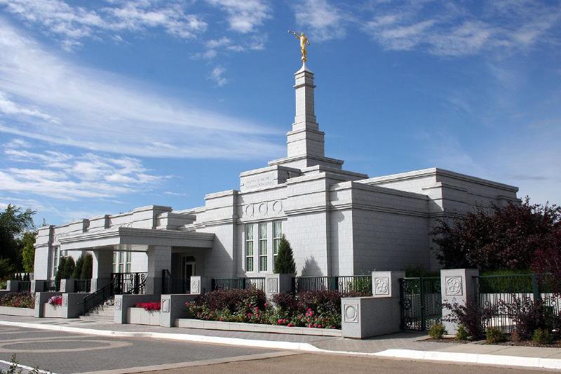 edmonton_lds_mormon_temple1.jpg