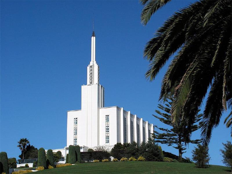 hamilton_lds_mormon_temple1.jpg